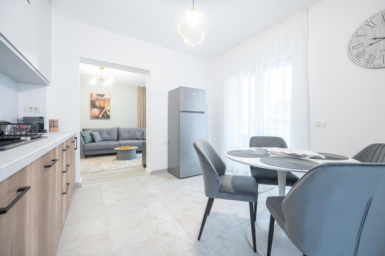 Rosewood Gold Apartment Oradea Bagian luar foto