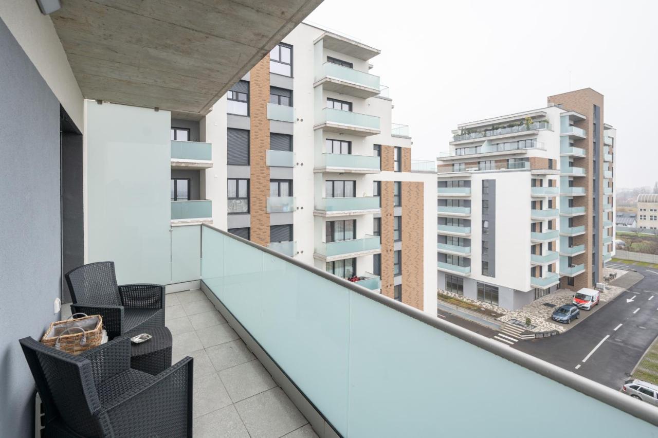 Rosewood Gold Apartment Oradea Bagian luar foto