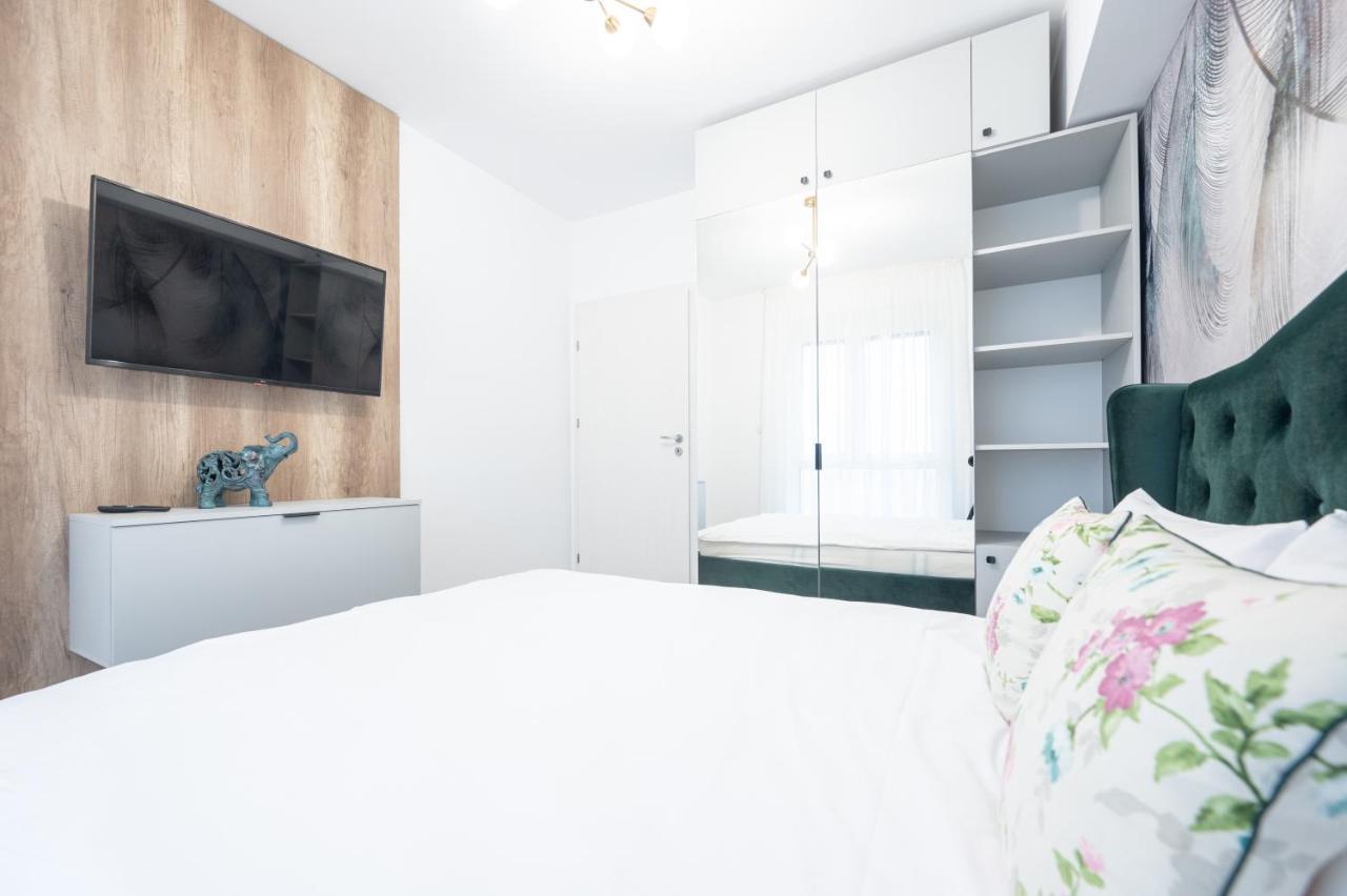 Rosewood Gold Apartment Oradea Bagian luar foto