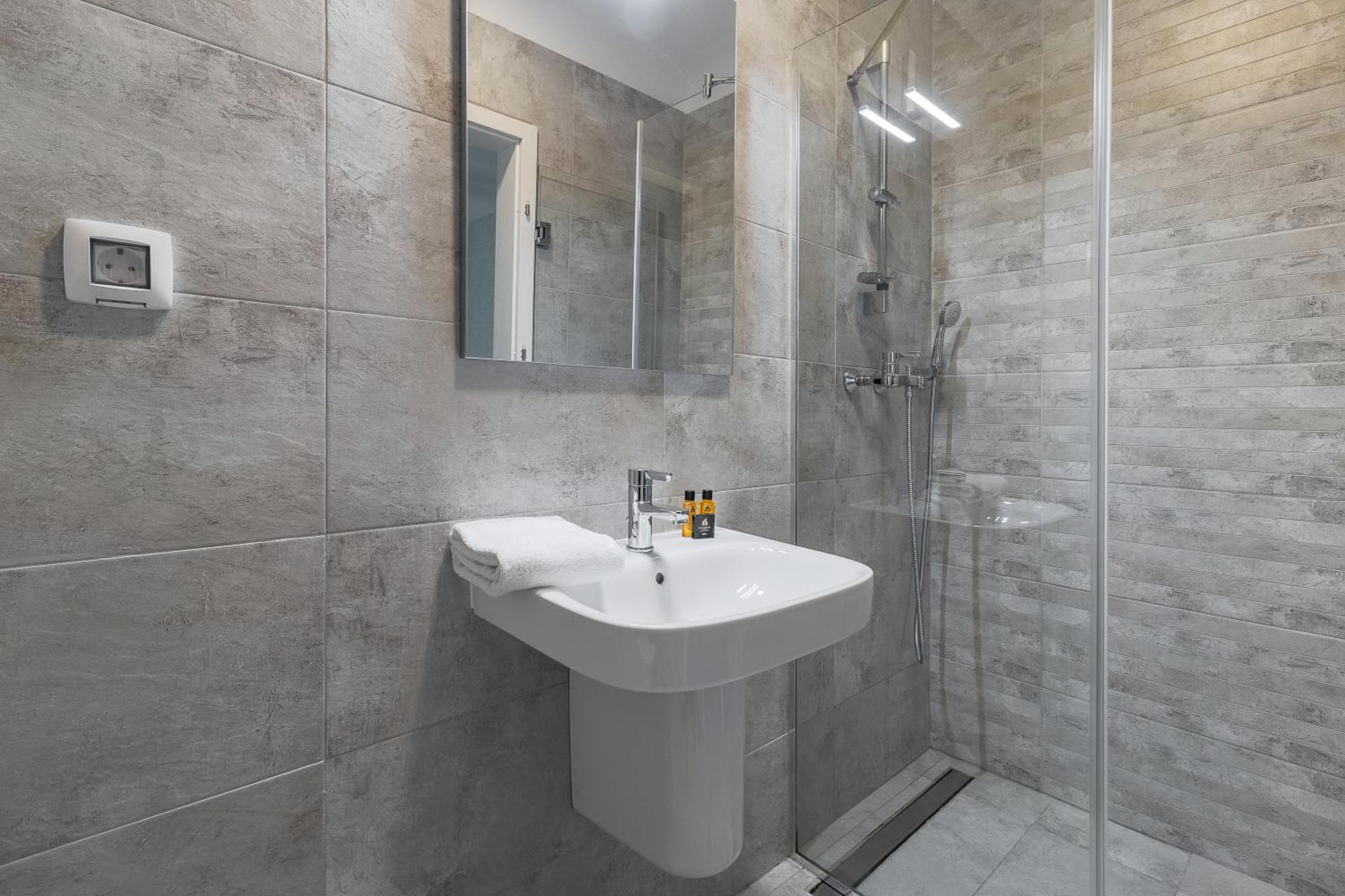 Rosewood Gold Apartment Oradea Bagian luar foto